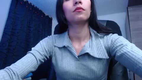 Snapshot of scarlett_vonrose chatting on February 19, 6:48 pm Scarlett Von Rose online show from February 19, 6:48 pm