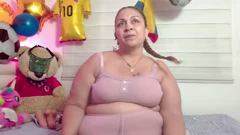 Snapshot of scarlettbooty chatting on July 15, 2:11 pm scarlettbooty online show from July 15, 2:11 pm
