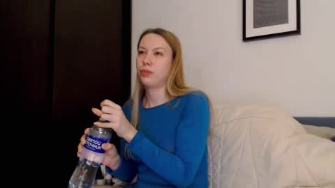 Snapshot of scarlettford chatting on November 17, 3:29 pm Scarlett online show from November 17, 3:29 pm