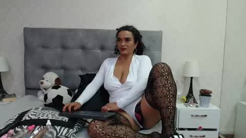 Snapshot of scarlettgreen_ chatting on May 27, 10:23 am Scartt online show from May 27, 10:23 am