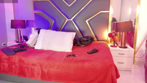 Scarlett Hot online show from April 9, 11:59 am