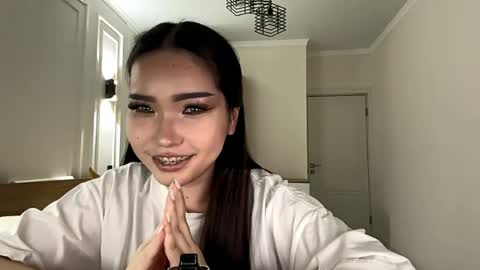 scarlettleszczynski online show from April 12, 2:11 pm