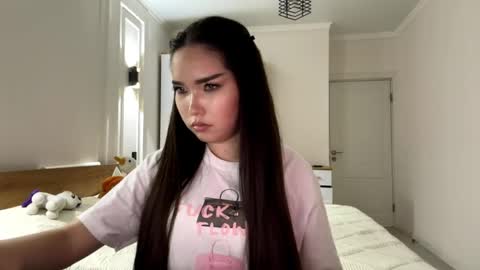 scarlettleszczynski online show from April 14, 2:23 pm