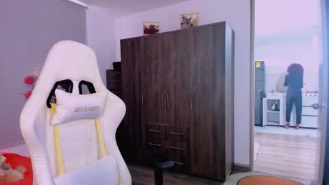 Scarlett online show from February 9, 9:19 pm