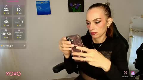 Snapshot of scarlettmilf_cg chatting on May 17, 10:28 pm Scarlett online show from May 17, 10:28 pm