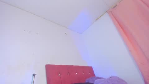 Snapshot of scarlettqueen56 chatting on March 9, 7:01 am chloe online show from March 9, 7:01 am