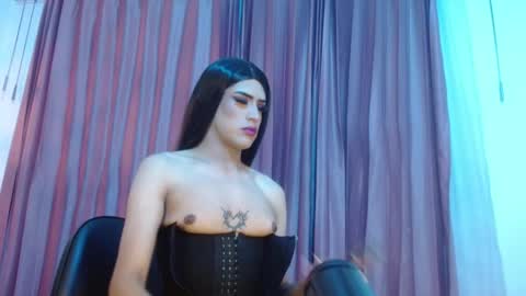 Snapshot of scarlettqueencs chatting on November 4, 3:27 am Scarlett online show from November 4, 3:27 am