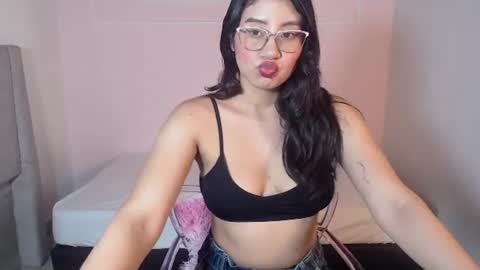 Snapshot of scarlettray5 chatting on July 31, 12:15 pm scarlettray5 online show from July 31, 12:15 pm