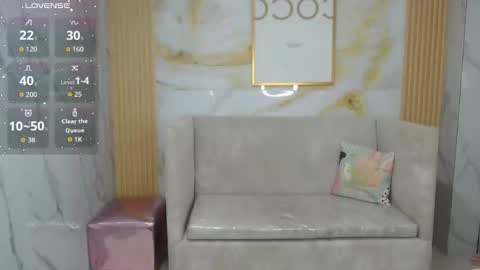 Snapshot of scarlettt_s chatting on December 13, 8:14 pm Scarlett online show from December 13, 8:14 pm