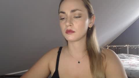 ScarlettxBlonde online show from June 4, 7:03 am