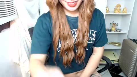 Snapshot of scarletxxxx chatting on January 4, 10:49 am Queen Scarlet online show from January 4, 10:49 am