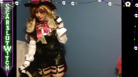 Snapshot of scarslutwitch chatting on November 1, 1:07 am ScarSlutWitch online show from November 1, 1:07 am