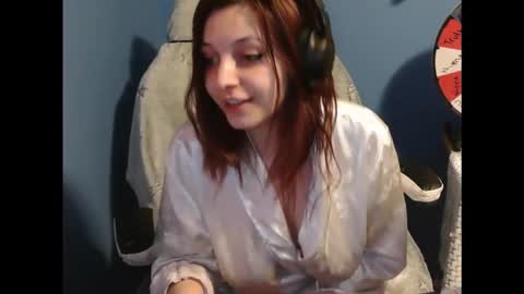 Snapshot of scarslutwitch chatting on December 21, 7:59 am ScarSlutWitch online show from December 21, 7:59 am