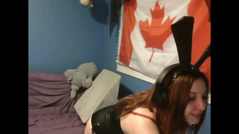 Snapshot of scarslutwitch chatting on June 7, 9:02 am ScarSlutWitch online show from June 7, 9:02 am
