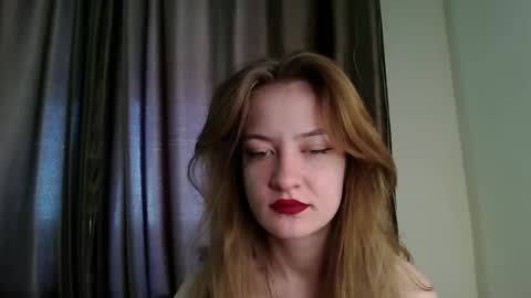 Snapshot of scented_elsa chatting on May 29, 7:39 am Elsa online show from May 29, 7:39 am