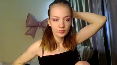 Snapshot of scented_elsa chatting on June 7, 8:07 am Elsa online show from June 7, 8:07 am