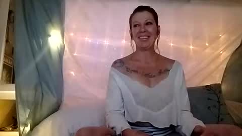 Snapshot of scherstin chatting on December 2, 7:14 am Scherstin online show from December 2, 7:14 am