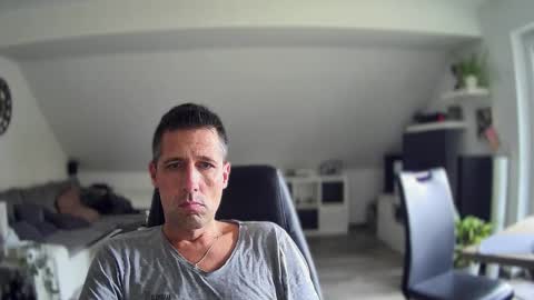 Snapshot of schnuckigeil chatting on October 23, 10:47 am Dildomen online show from October 23, 10:47 am