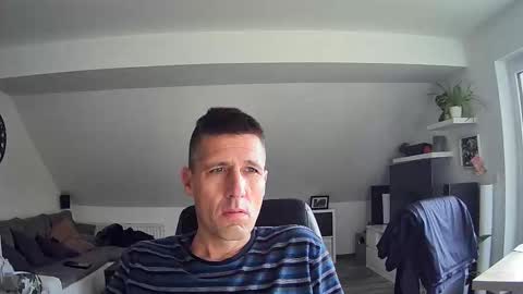 Snapshot of schnuckigeil chatting on November 12, 12:38 pm Dildomen online show from November 12, 12:38 pm