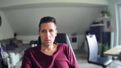 Snapshot of schnuckigeil chatting on December 3, 1:09 pm Dildomen online show from December 3, 1:09 pm