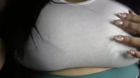 Snapshot of schoco_milf chatting on November 8, 10:59 am mai latina online show from November 8, 10:59 am