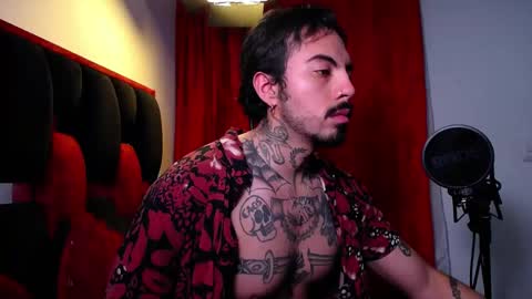 Snapshot of scockpion_ chatting on May 19, 3:24 am Alejandro help me to reach 200 thumps up online show from May 19, 3:24 am