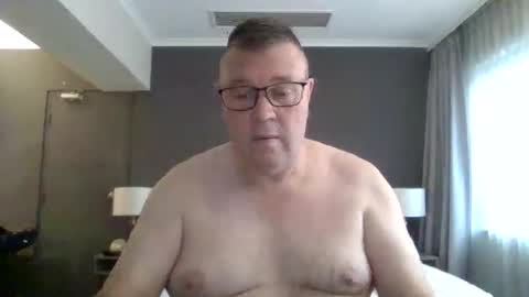 Snapshot of scoobs71 chatting on May 18, 8:42 am Scoobs online show from May 18, 8:42 am