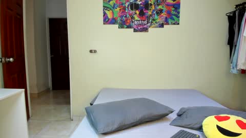 Daniel martinez - Independent model online show from January 7, 9:35 pm