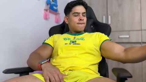 Andrew Flintt online show from December 22, 1:46 am