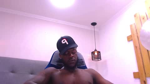 Snapshot of scottdamar chatting on November 8, 8:07 pm Damar online show from November 8, 8:07 pm