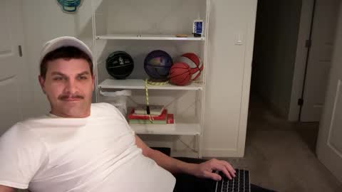 Snapshot of scottybeam chatting on February 20, 10:16 am Scotty online show from February 20, 10:16 am