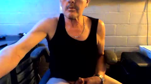 eating pussy  sucking dick online show from February 18, 11:33 pm