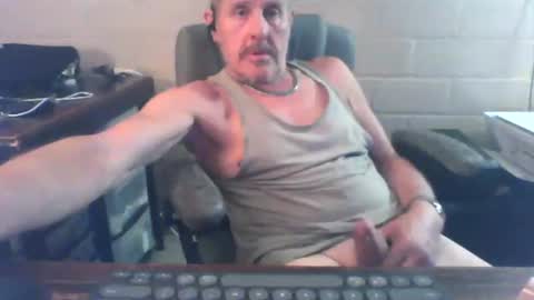 Snapshot of sdh69 chatting on June 8, 6:36 am eating pussy sucking dick online show from June 8, 6:36 am