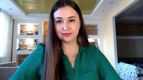 Snapshot of sea_cocktail chatting on February 25, 1:50 pm Elizabeth online show from February 25, 1:50 pm