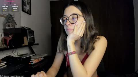 Snapshot of seahotseason chatting on October 7, 12:52 am Aria Independent model online show from October 7, 12:52 am