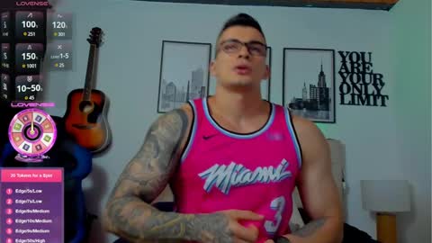 Snapshot of sean_carrera69 chatting on December 13, 8:15 pm Sean Carrera online show from December 13, 8:15 pm