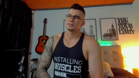 Snapshot of sean_carrera69 chatting on December 17, 7:59 pm Sean Carrera online show from December 17, 7:59 pm