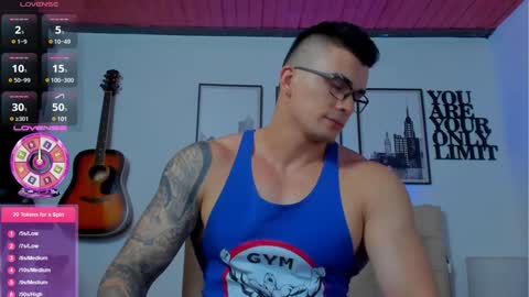 Snapshot of sean_carrera69 chatting on December 20, 8:12 pm Sean Carrera online show from December 20, 8:12 pm