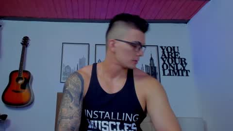 Snapshot of sean_carrera69 chatting on December 28, 4:09 pm Sean Carrera online show from December 28, 4:09 pm