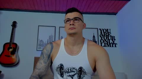 Snapshot of sean_carrera69 chatting on December 31, 4:46 pm Sean Carrera online show from December 31, 4:46 pm