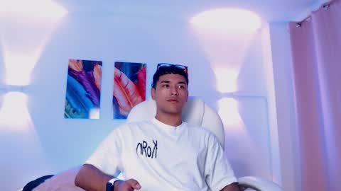 Sean online show from March 25, 1:22 am