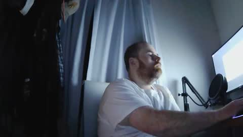 seanv26 online show from December 3, 4:09 am