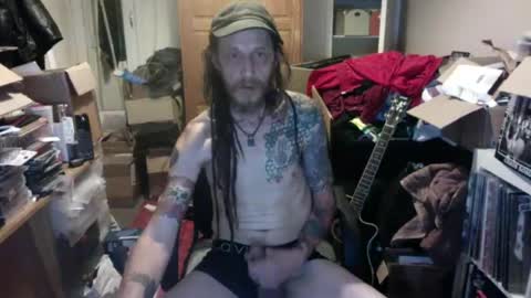 Snapshot of seasidesteve71 chatting on July 7, 12:13 am seasidesteve71 online show from July 7, 12:13 am