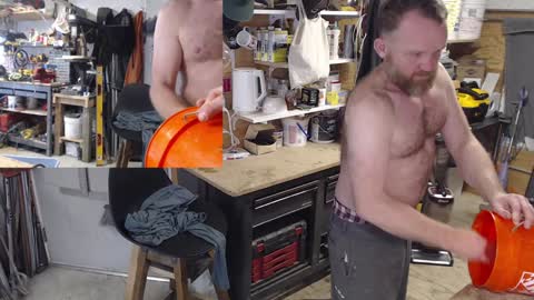 Snapshot of seattlemanwhore chatting on December 15, 9:53 pm Seattlemanwhore online show from December 15, 9:53 pm