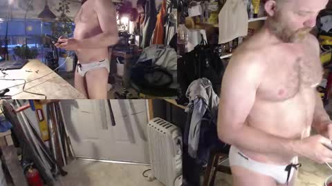 Snapshot of seattlemanwhore chatting on February 16, 3:27 pm Seattlemanwhore online show from February 16, 3:27 pm