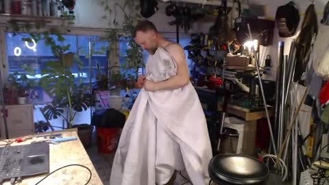 Seattlemanwhore online show from April 5, 2:25 pm