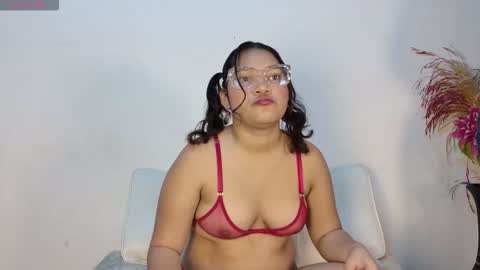 Snapshot of sebas_n_aly chatting on February 22, 3:29 am ely online show from February 22, 3:29 am