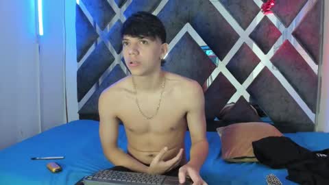 Snapshot of sebas_pretty7 chatting on November 20, 12:49 pm sebas_pretty7 online show from November 20, 12:49 pm