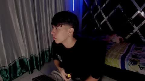 Snapshot of sebas_pretty7 chatting on December 19, 12:23 pm sebas_pretty7 online show from December 19, 12:23 pm