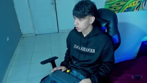 Snapshot of sebas_pretty7 chatting on December 21, 12:34 pm sebas_pretty7 online show from December 21, 12:34 pm